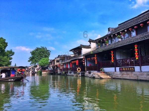逃出林中村
